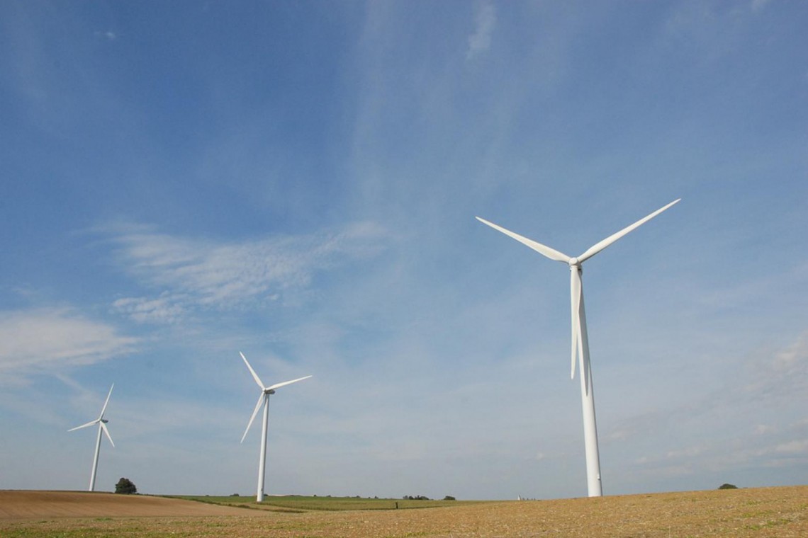 wind-turbine-1804055_960_720